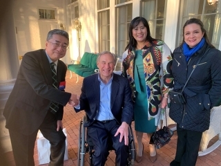 アボット知事、クルーズ州経済開発・観光局長