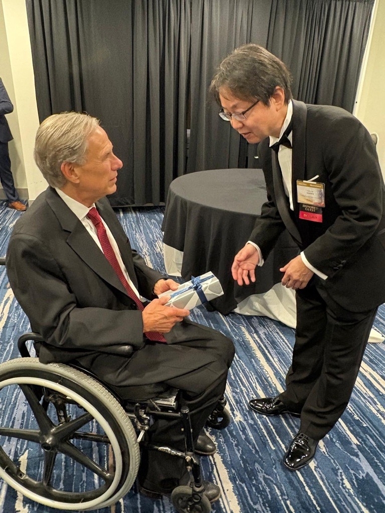 Governor Greg Abbott and Consul-General Koyama